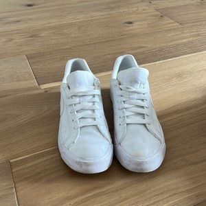 Womens Nike white sneakers size 6.5